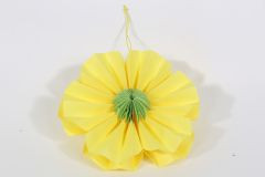 Hänger Blüte Papier gelb 15cm