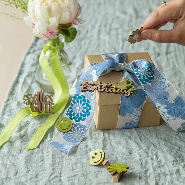 Holzklammern Geburtstag grün/natur 5Stück