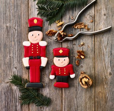 Ausstechform Nussknacker 10cm Edelstahl mit Innenprägung PG grün